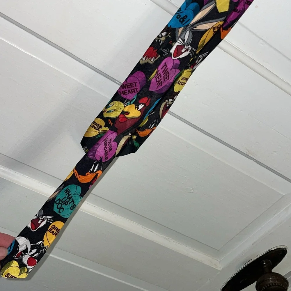 Looney Tunes Mania Tie |‎ 1994 Conversation Hearts Valentine's Day on Black Tie